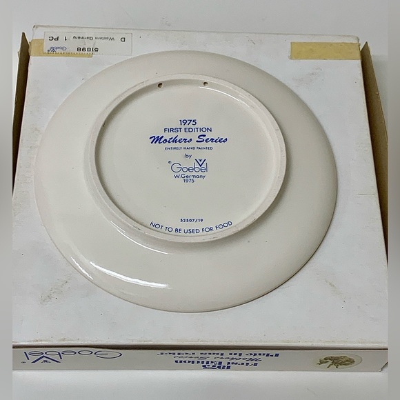 1975 Vtg First Edition Mother Series bas Relief Goebel Rabbit Collector Plate - Picture 11 of 16